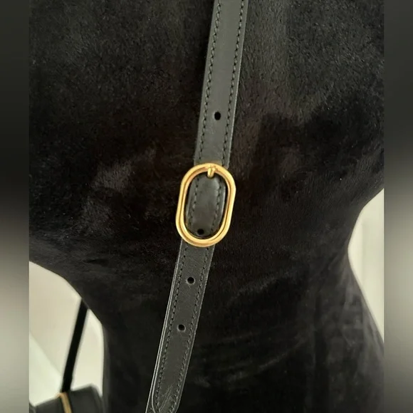 GUCCI Guccissima Small Signature Camera Bag - Picture 6 of 16